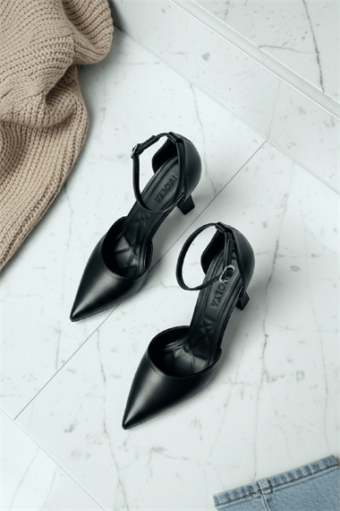 Fetuma Siyah (8 cm Topuklu ) Sivri Burun Topuklu Ayakkabı