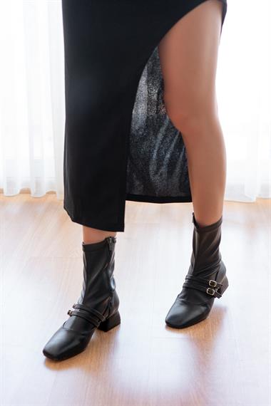 Fuga Siyah Çift Bantlı (4 cm) Küt Burun Topuklu Streç Bot