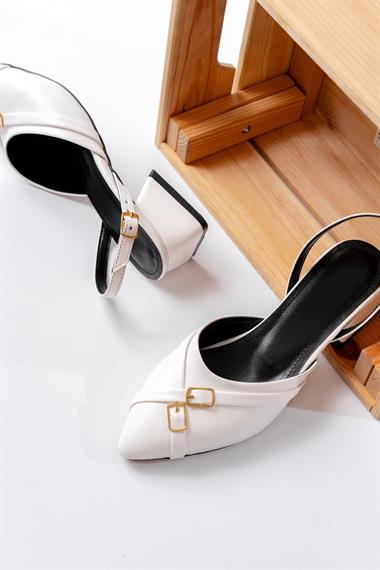 Gabriel Beyaz Çapraz Tokalı (4 cm Topuklu) Sivri Burun Babet Ayakkabı