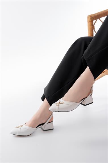 Gabriel Beyaz Çapraz Tokalı (4 cm Topuklu) Sivri Burun Babet Ayakkabı