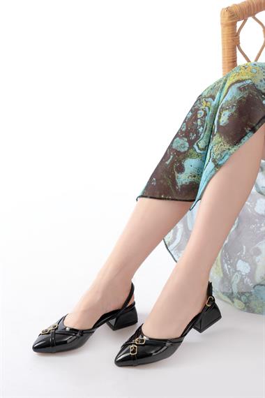 Gabriel Siyah Rugan Çapraz Tokalı (4 cm Topuklu) Sivri Burun Babet Ayakkabı