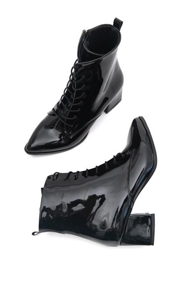 Katerina Siyah Rugan  Kalın Topuklu (5cm) Sivri Burun Bağcıklı Günlük Kadın Bot