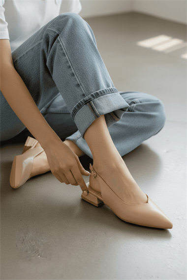 Liona Bej ( 3 cm Topuklu ) Sivri Burun Topuklu Babet