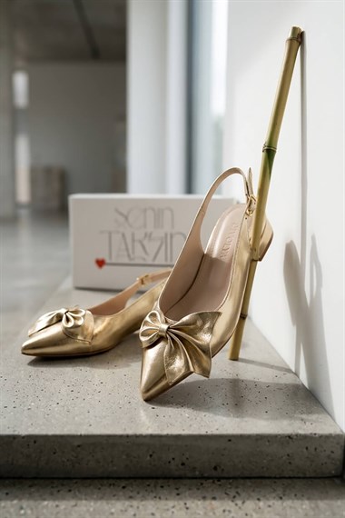 Litedo Gold Fiyonklu (3 cm) Sivri Burunlu Günlük Kullanım Topuklu Babet