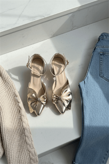 Lorenta Gold Fiyonklu (4cm) Sivri Burun Topuklu Ayakkabı