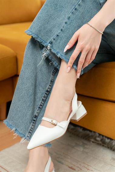 Lovis Beyaz Önü Baretli ( 4 cm Topuklu ) Sivri Burun Topuklu Ayakkabı