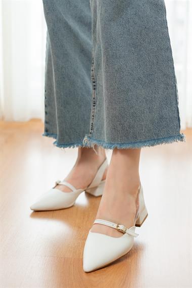 Lovis Beyaz Önü Baretli ( 4 cm Topuklu ) Sivri Burun Topuklu Ayakkabı