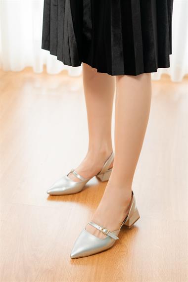 Lovis Gümüş Önü Baretli ( 4 cm Topuklu ) Sivri Burun Topuklu Ayakkabı