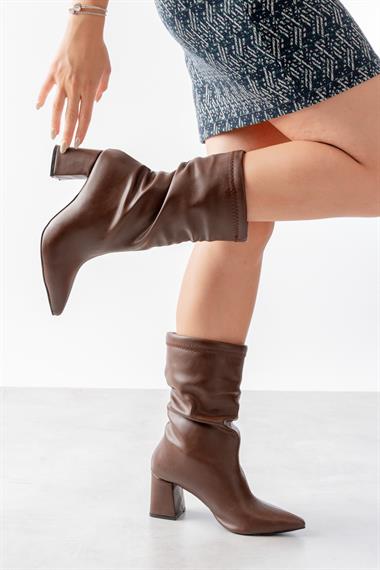 Madame Kahverengi Büzgülü Sivri Burun (8 cm Topuk Boyu) Günlük Kullanım Bot