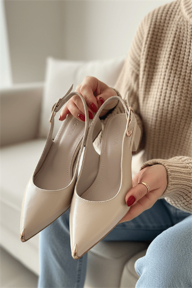 Mando Bej Kırışık Rugan (4 cm Topuk Boyu ) Sivri Burun Topuklu Babet Ayakkabı