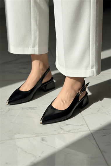 Mando Siyah Kırışık Rugan (4 cm Topuk Boyu ) Sivri Burun Topuklu Babet Ayakkabı