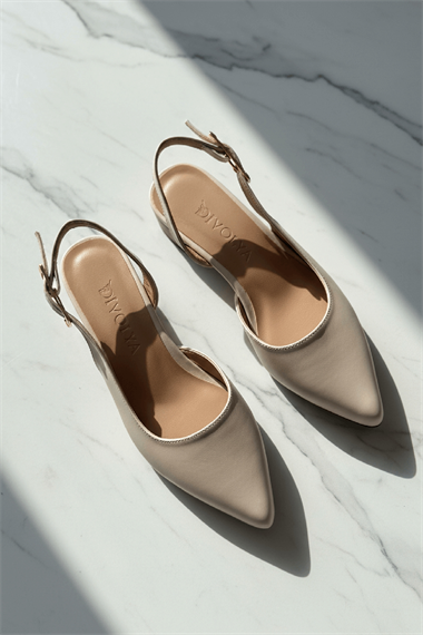 Metua Bej Cilt Yanı Tıkalı ( 2 cm Topuklu ) Sivri Burun Ayakkabı