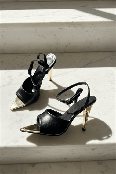 Mihri Siyah Kırışık Rugan (8 cm) Sivri Burun Topuklu Ayakkabı