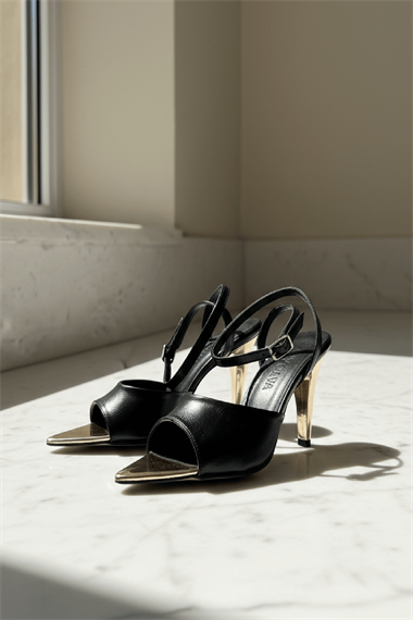 Mihri Siyah Kırışık Rugan (8 cm) Sivri Burun Topuklu Ayakkabı