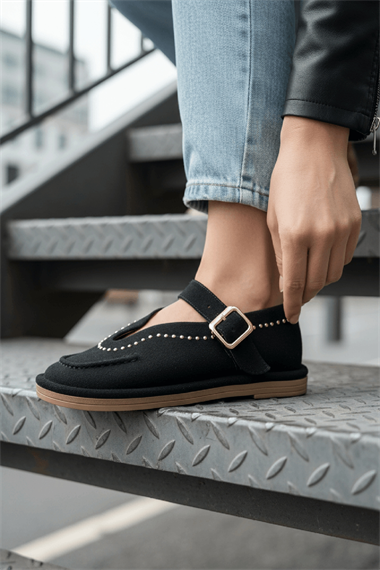 Naty Siyah Süet Zımbalı ( 2 cm Topuklu ) Yuvarlak Burunlu Zımba Detaylı Loafer Ayakkabı