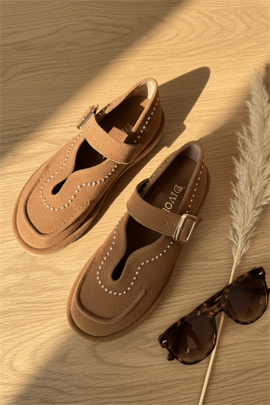 Naty Taba Süet Zımbalı ( 2 cm Topuklu ) Yuvarlak Burunlu Zımba Detaylı Loafer Ayakkabı