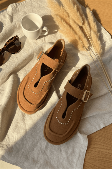 Naty Taba Süet Zımbalı ( 2 cm Topuklu ) Yuvarlak Burunlu Zımba Detaylı Loafer Ayakkabı