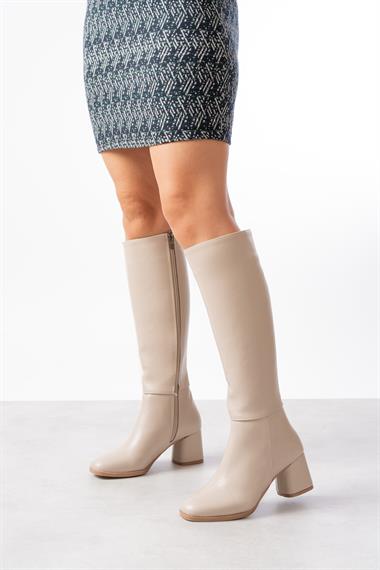 Oleda Bej Deri Topuklu (6 cm) Yanı Fermuarlı Günlük Kullanım Çizme