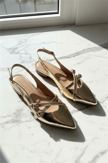 Pably Gold Kırışık Rugan ( 2 cm Topuklu ) Sivri Burun Ayakkabı