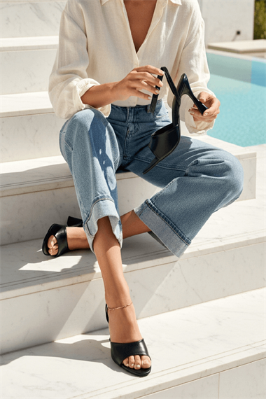 Perilla Siyah Kırışık Rugan (8 cm) Sivri Burun Topuklu Ayakkabı