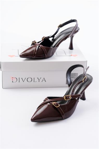 Pony Kahverengi Rugan ( 8 CM TOPUKLU ) Sivri Burun Kapalı Tokalı Arkası Açık Stiletto Ayakkabı