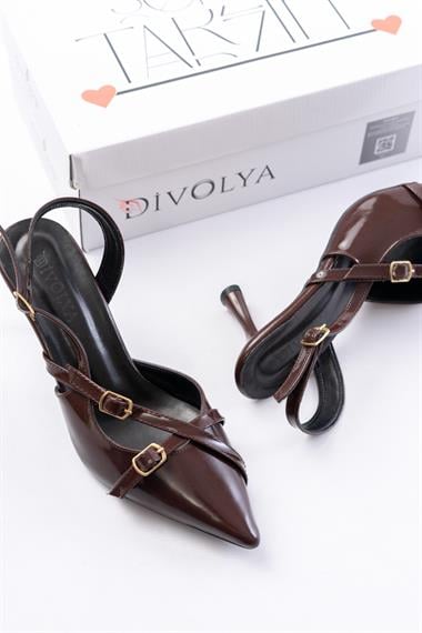 Pony Kahverengi Rugan ( 8 CM TOPUKLU ) Sivri Burun Kapalı Tokalı Arkası Açık Stiletto Ayakkabı
