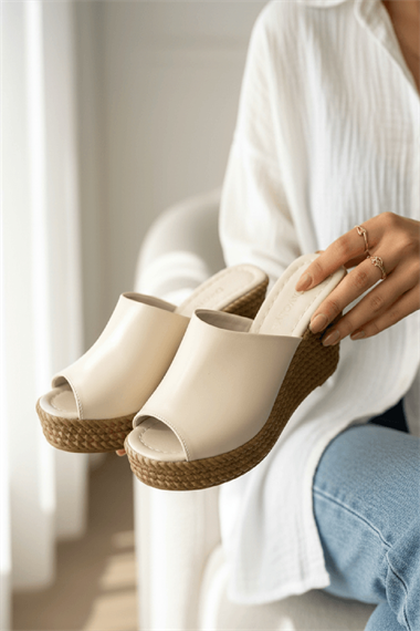 Rabeka Bej Dolgu Topuklu ( 10 cm Topuk. 3 cm Platform) Günlük Kullanım Terlik