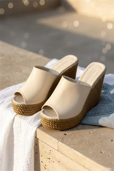 Rabeka Bej Dolgu Topuklu ( 10 cm Topuk. 3 cm Platform) Günlük Kullanım Terlik