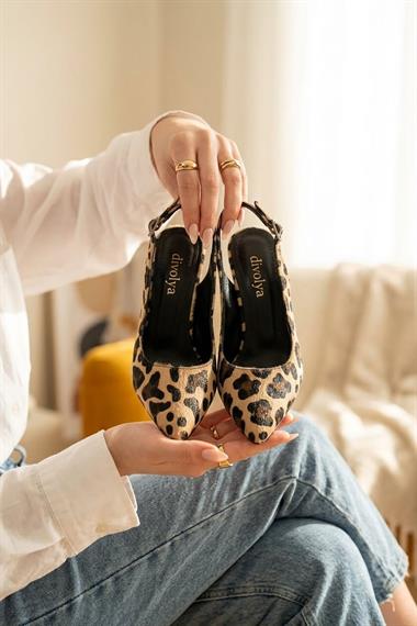 Rozalinda Leopar ( 8 Cm Topuklu ) Önü Sivri Günlük Kullanım Topuklu Ayakkabı