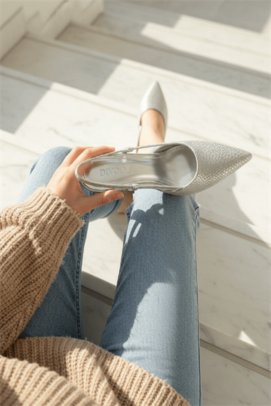 Semiras Gümüş Pul Desenli Yanları Açık ( 9 cm Topuklu ) Sivri Burun Topuklu Ayakkabı