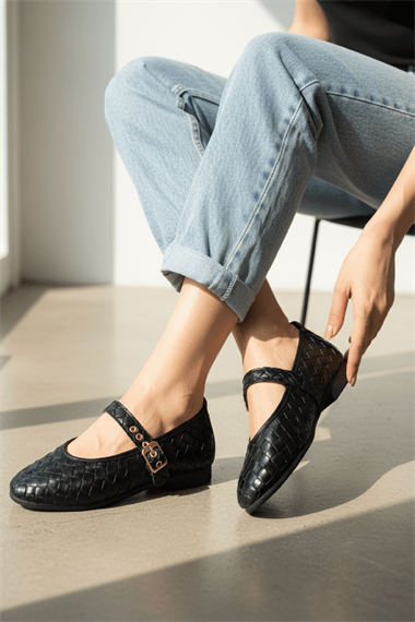 Stap Örgülü Siyah ( 2 cm) Oval Burunlu Günlük Kullanım Babet