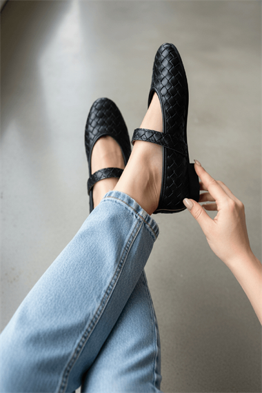 Stap Örgülü Siyah ( 2 cm) Oval Burunlu Günlük Kullanım Babet