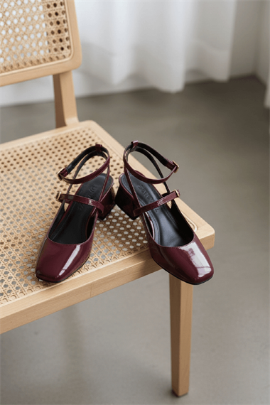 Tinya Bordo Rugan Küt Burun Topuklu Günlük Ayakkabı