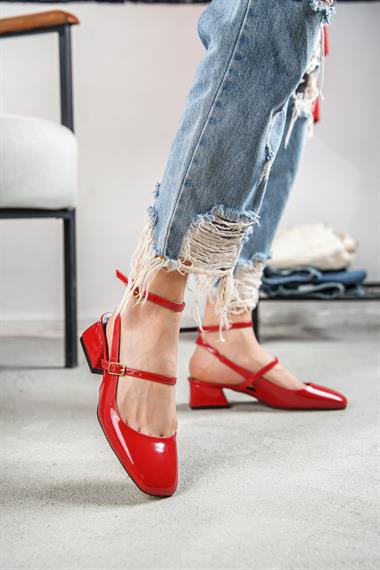 Tinya Kırmızı Rugan Küt Burun Topuklu Günlük Ayakkabı