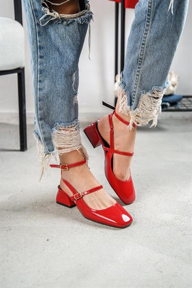 Tinya Kırmızı Rugan Küt Burun Topuklu Günlük Ayakkabı