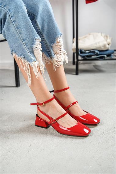 Tinya Kırmızı Rugan Küt Burun Topuklu Günlük Ayakkabı