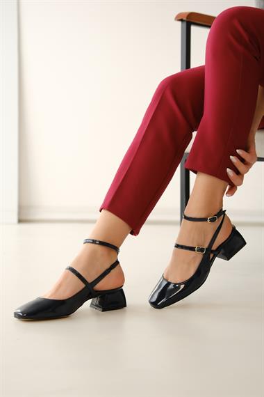 Tinya Lacivert Rugan Küt Burun Topuklu Günlük Ayakkabı