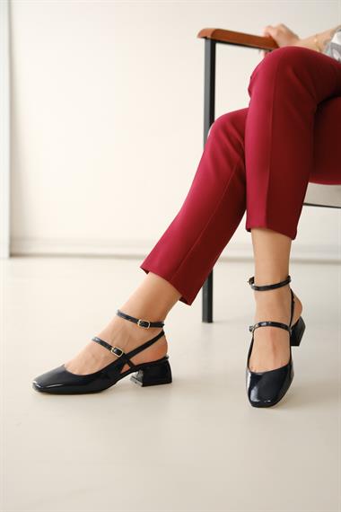 Tinya Lacivert Rugan Küt Burun Topuklu Günlük Ayakkabı