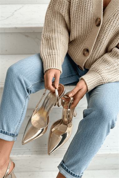 Verso Gold Yanı Pencereli (9 cm Topuk Boyu ) Sivri Burun Topuklu Ayakkabı