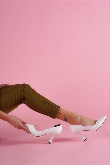 Violet Beyaz Burnu Şeffaf Detaylı Günlük Kullanım Stiletto