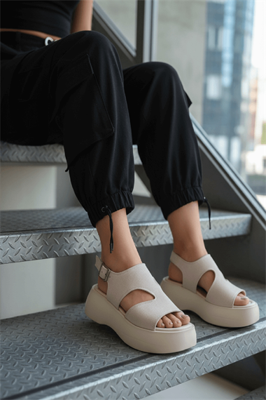 Zango Bej Süet Platform ( 6 Cm Topuklu ) Yuvarlak Burun Günlük Sandalet