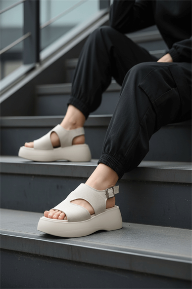 Zango Bej Süet Platform ( 6 Cm Topuklu ) Yuvarlak Burun Günlük Sandalet
