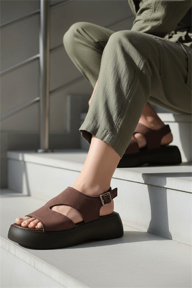 Zango Kahverengi Süet Platform ( 6 Cm Topuklu ) Yuvarlak Burun Günlük Sandalet