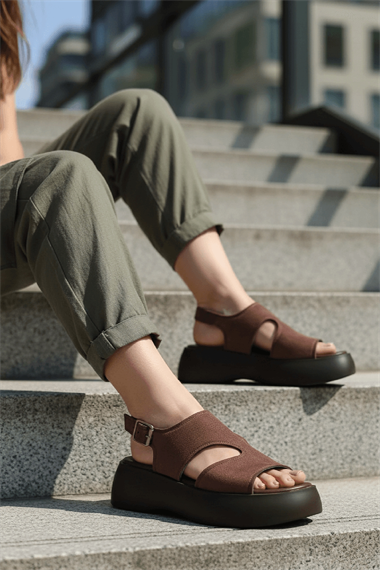 Zango Kahverengi Süet Platform ( 6 Cm Topuklu ) Yuvarlak Burun Günlük Sandalet