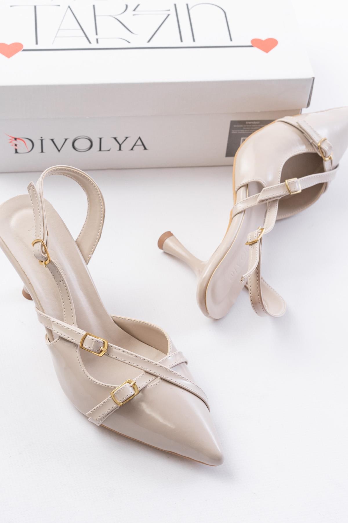 Pony Bej Rugan ( 8 CM TOPUKLU ) Sivri Burun Kapalı Tokalı Arkası Açık Stiletto Ayakkabı