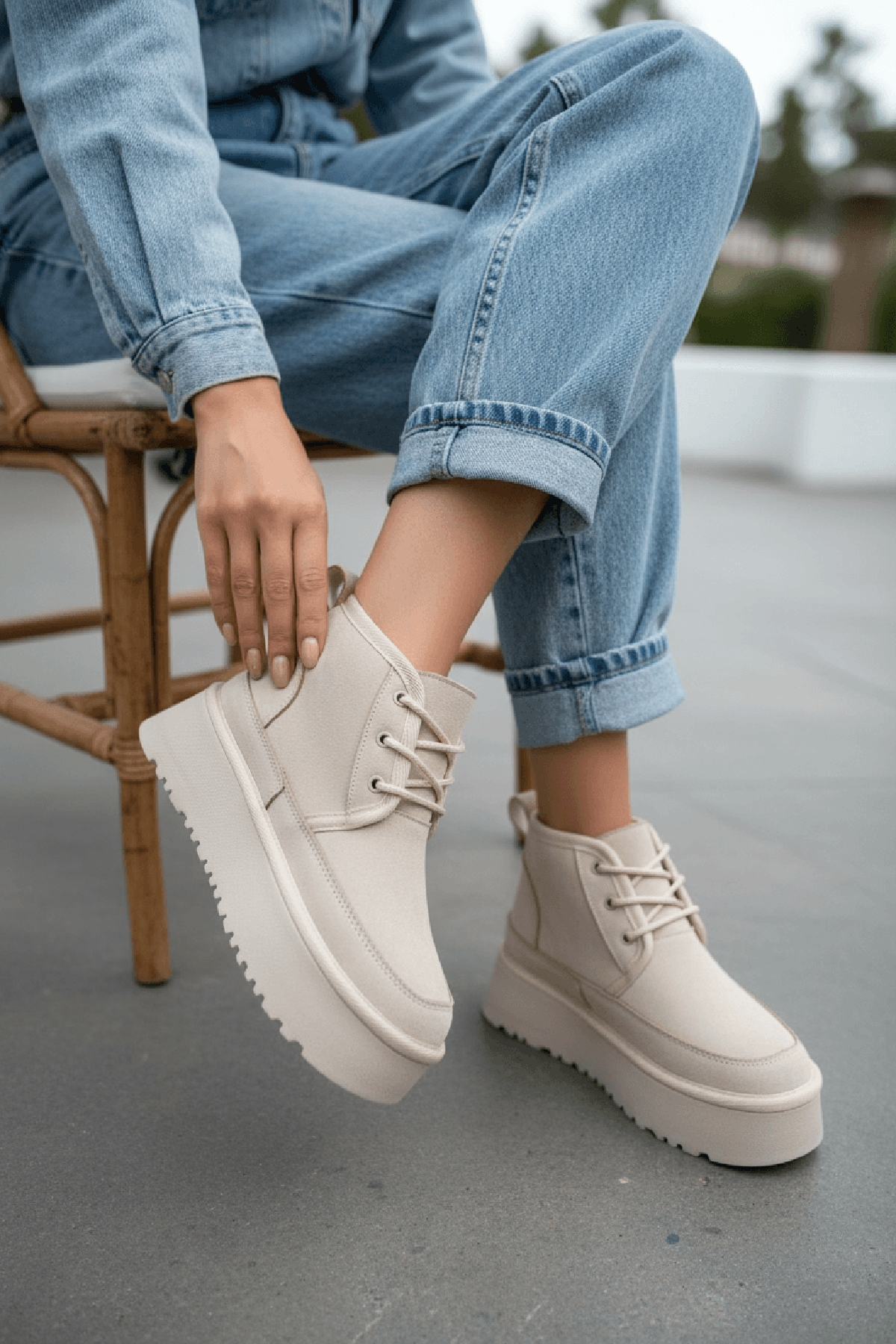 Ugy Bej (4.5 CM) İçi Kürklü Bağcıklı Günlük Kullanım Bot