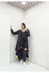 Kadın Etekleri Püskül Detaylı Tek Düğmeli Hırka