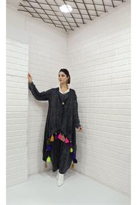 Kadın Etekleri Püskül Detaylı Tek Düğmeli Hırka