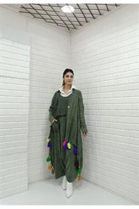 Kadın Etekleri Püskül Detaylı Tek Düğmeli Hırka