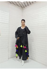 Kadın Etekleri Püskül Detaylı Tek Düğmeli Hırka